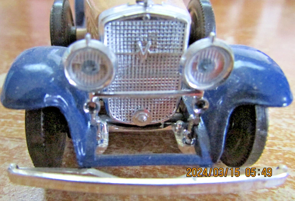 Solido Cadillac V-16  1931 Old Sedan Advertising Delivery Van - Image 4 of 4