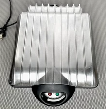 VillaWare Waffle Maker Model 2001 UNO Belgian Waffler 4-SQ Chrome Tested Works