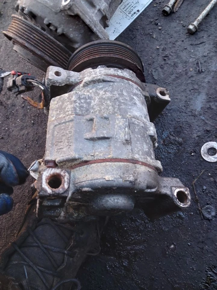 Used A/C Compressor fits: 2008 Chrysler Town & country 3.3L w/rear AC Grade A Foto 2 de 4