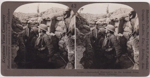 c1241)  WW1 STEREOVIEW 1914-18  HIGHLANDERS ON LOOKOUT USING MIRROR PERISCOPE