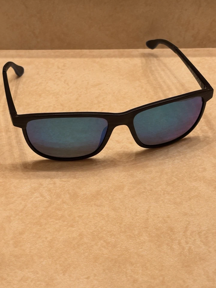 Очки солнцезащитные поляризованные MAUI JIM MJ 811-03S черная/синяя полоса зубы драконов - Изображение 2 из 4