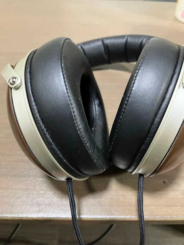 Auriculares DENON AH-D5000 Carcasa Madera Sonido Hi-Fi Sobre la Oreja Controlador Dinámico Foto 2 de 4