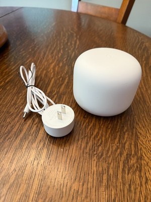 GENTLY Used ( 1 year) Google Nest Wifi Mesh Router Model AC2200    No Box