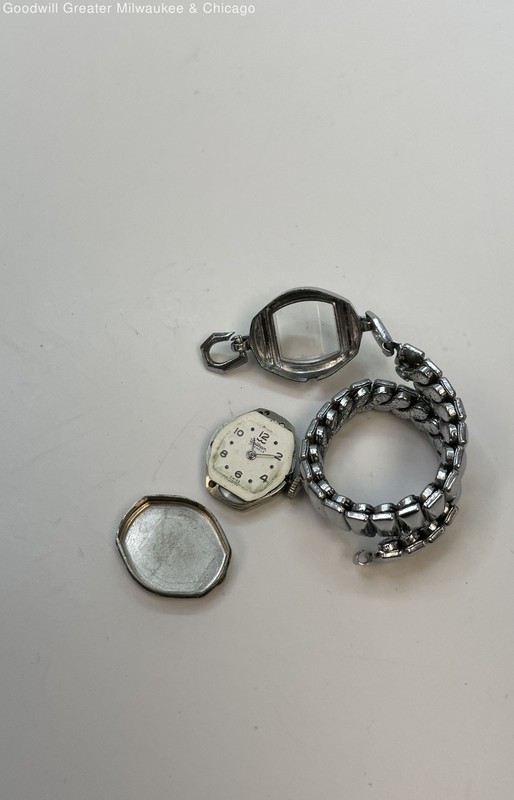 Vintage Waltham Silver Tone 17 Jewels Ladies Watch 15.8g