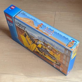 LEGO 7685 Tow Truck City 2009 Sealed