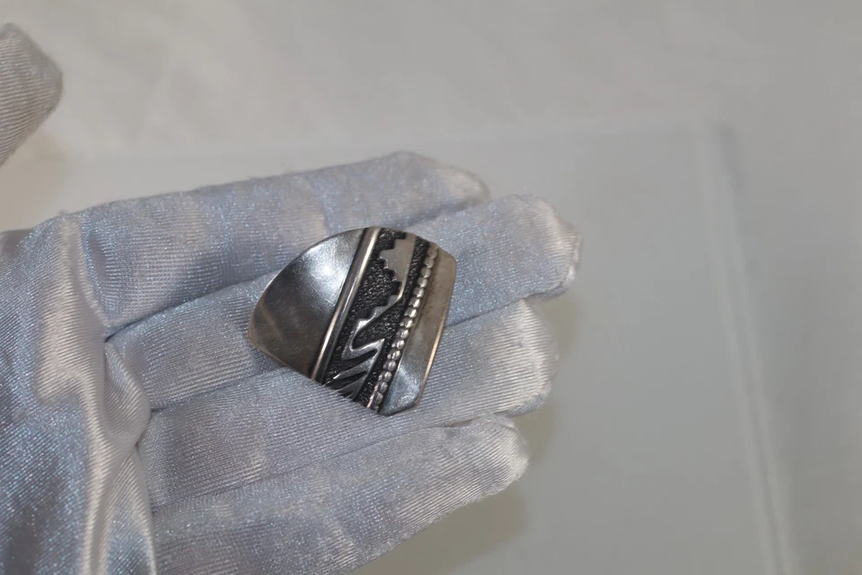 Pendiente único vintage TOMMY CANTANTE NAVAJO SUPERPUESTO PLATA ESTERLINA Foto 4 de 4