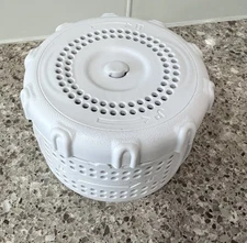 Intex Filter Housing includes  1  Intex Cartridge Filter  11798 Pure Spa OEM