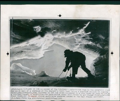 1961 Us Navy Para Rescue Team Antarctica Ice Slick Wall Crevasse Wirephoto 8x10