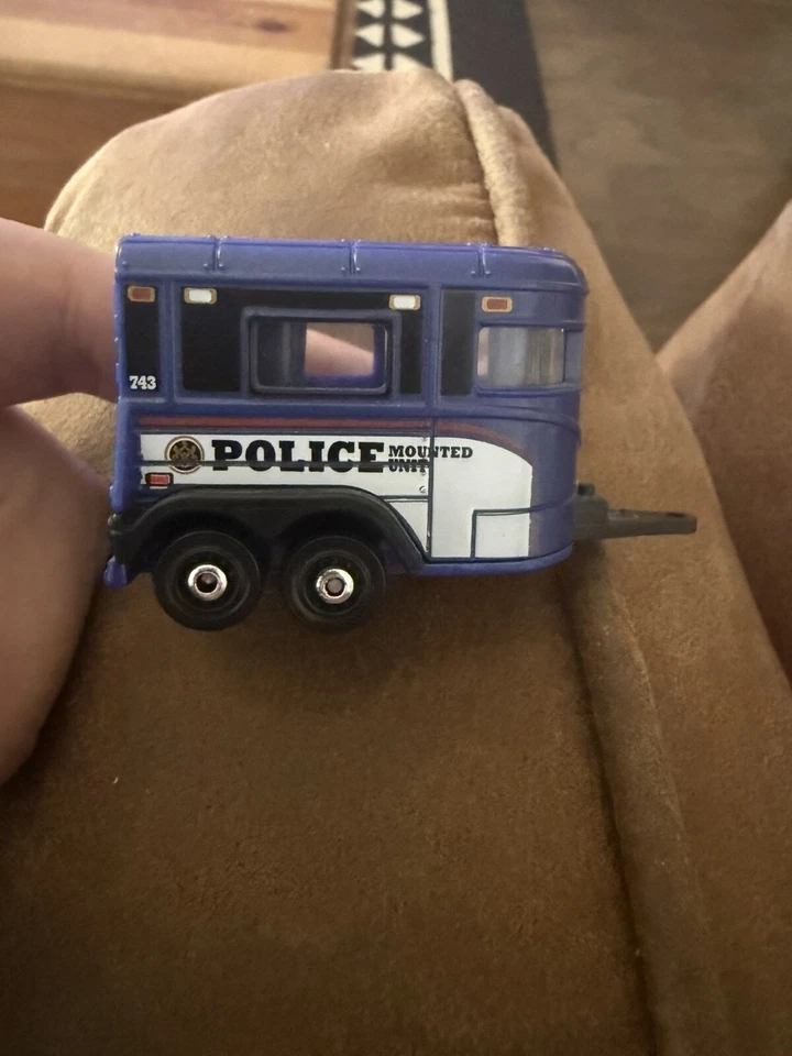 Matchbox 2016 Police 1/64 Pony trailer - Image 3 of 4