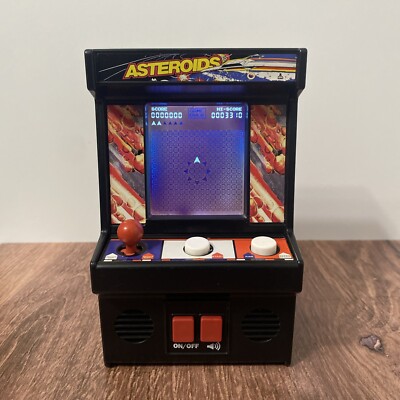 Asteroids Arcade Classics # 05 Handheld Mini Arcade 2017 Basic Fun Pre-Owned