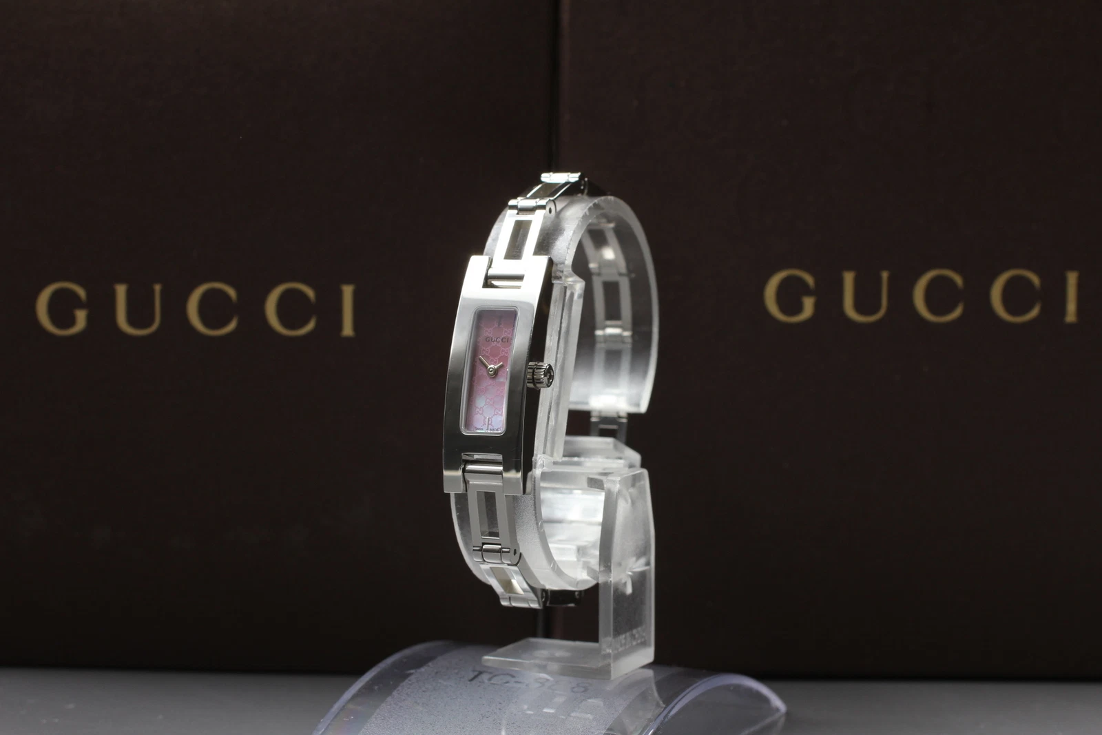 [COME NUOVO CON SCATOLA] Orologio da donna vintage Gucci 3900L quadrante rosa conchiglia quarzo dal GIAPPONE