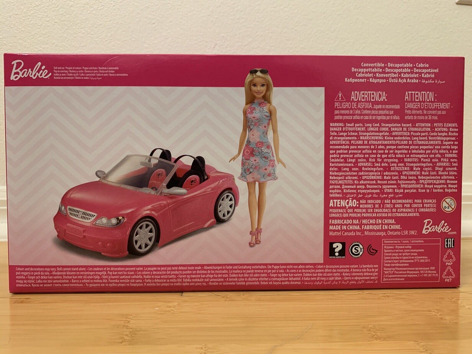 Barbie Boneca com carro descapotável