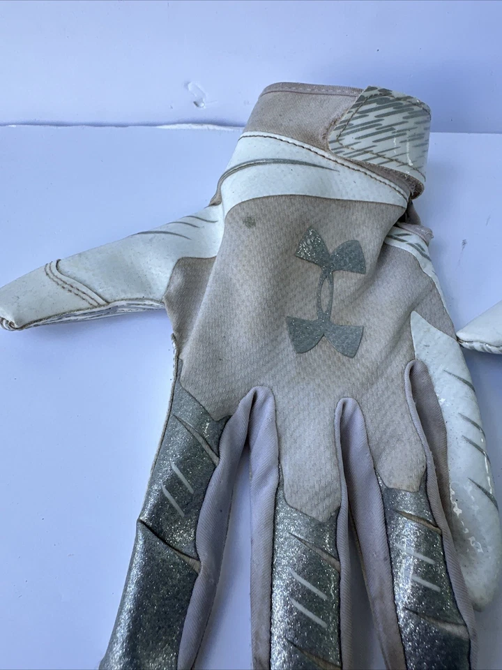 Under Armor Size Medium Left Hand Golf Gloves Lot Of 2 Each  - Image 2 of 4