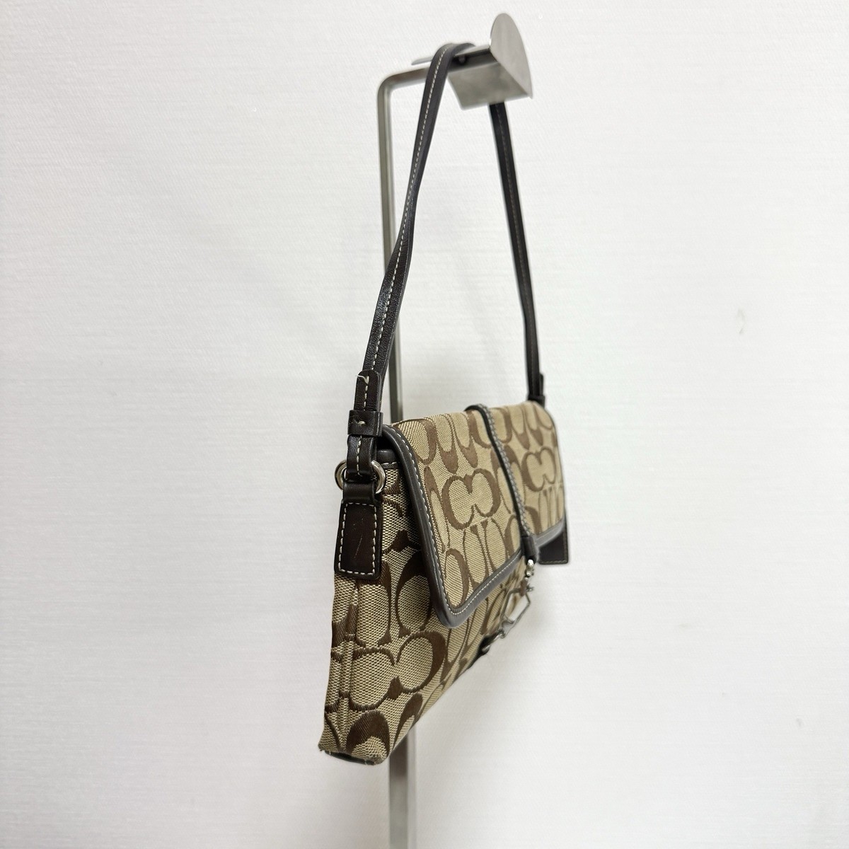 バッグ Coach Signature Demi Clip Flap Purse 90s Vintage Coach Signature Demi Clip Flap Shoulder Bag Black