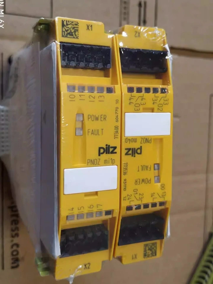 Modulo relè di sicurezza Pilz PNOZ Mo4p 773536 – Used Industrial Parts