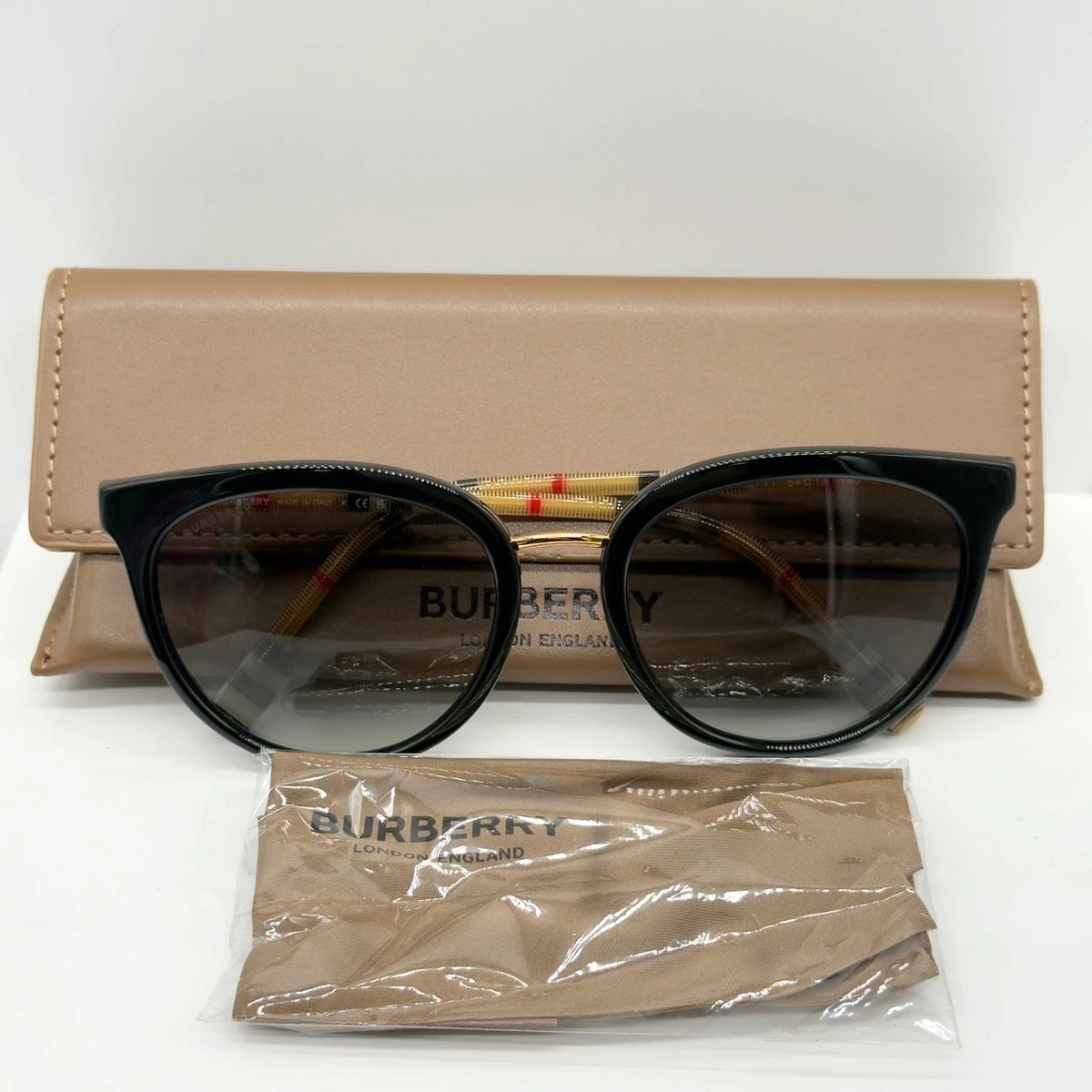 Burberry Black Round Grey Gradient Sunglasses B 4316-F 3853  display picture 3