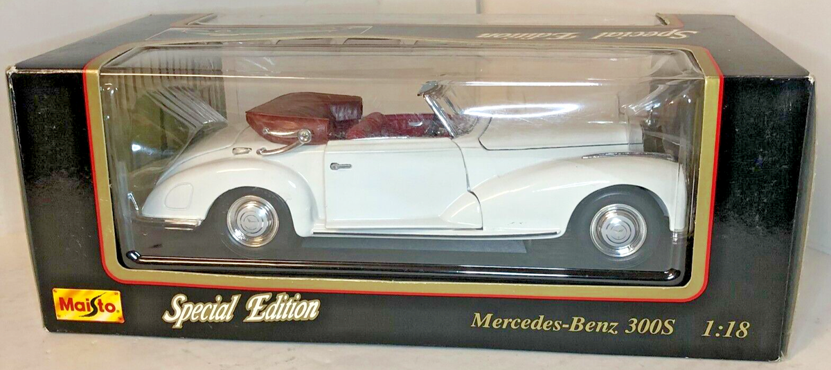 Maisto 1955 Mercedes Benz 300 SLR Uhlenhaut 1:18 Diecast Car