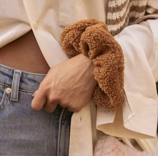 NEW Stoney Clover Lane jumbo sherpa fleece brown scrunchie  display picture 2