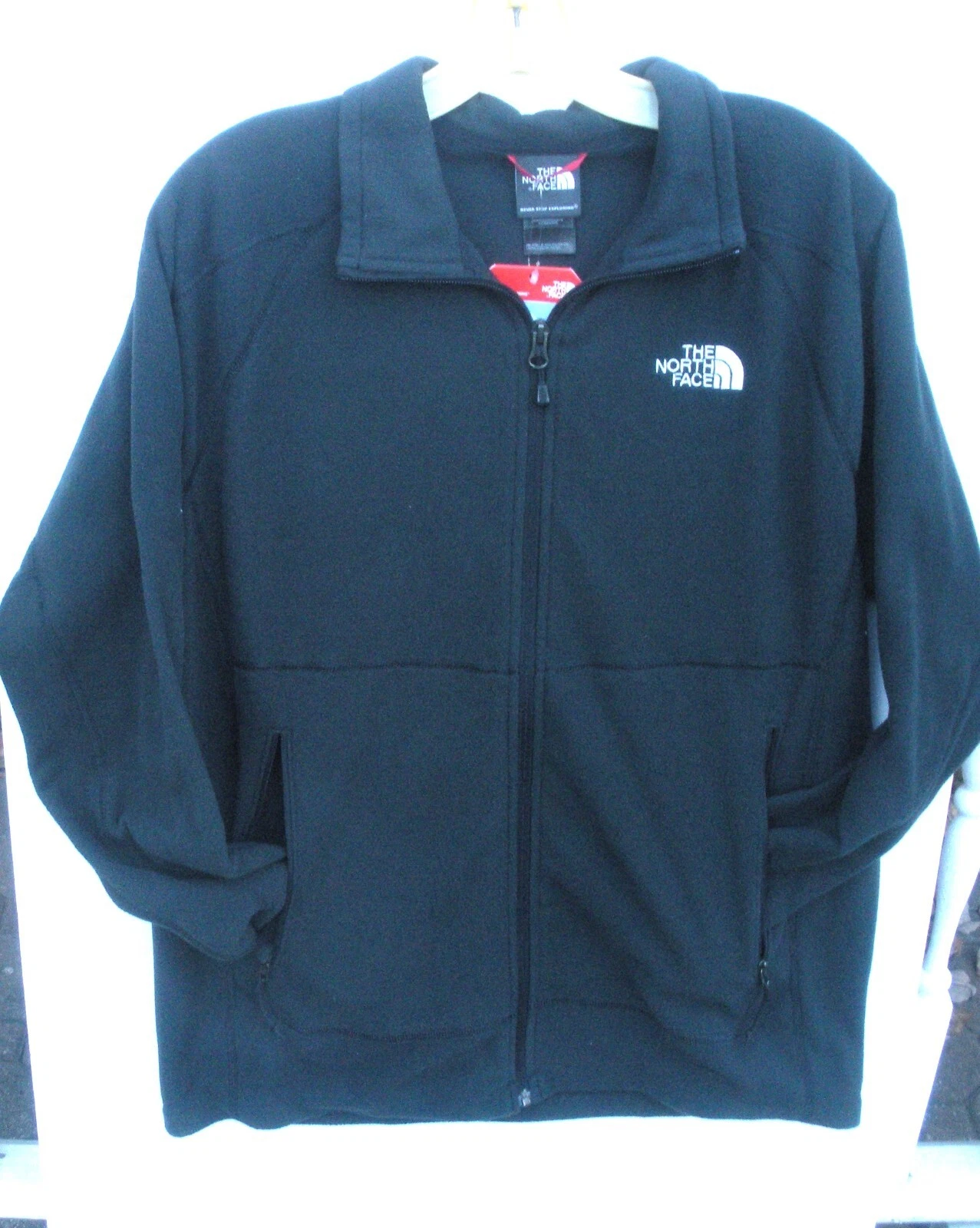 The North Face Mens Tech 100 full zip Fleece Jacket- C740 -S,M,L,XXL- BLACK -New
Opens in a new wind