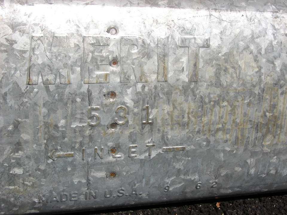 55 56 57 58 59 SILENCIADOR DESOTO PLYMOUTH DODGE NOS Foto 2 de 3