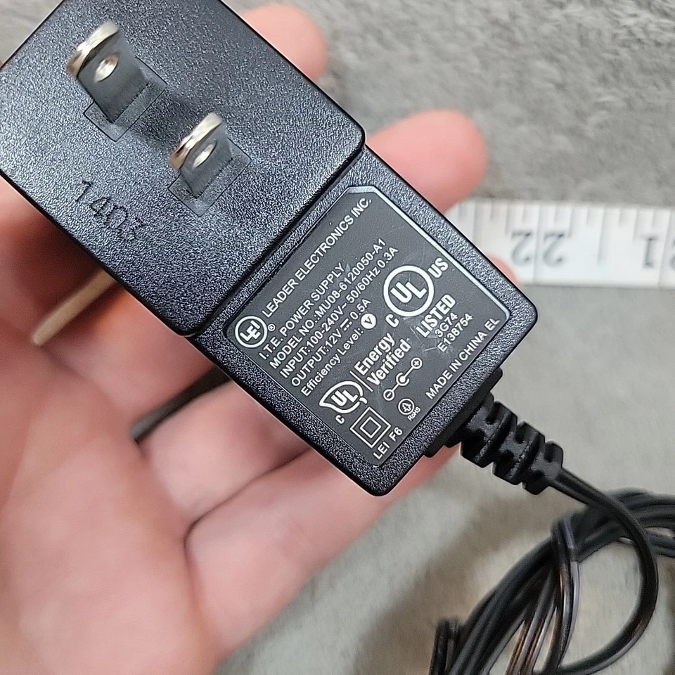 Cisco Linksys SE1500 5-Port 10/100 Fast Ethernet Switch w/ Adapter FREE SHIP - Image 2 of 4