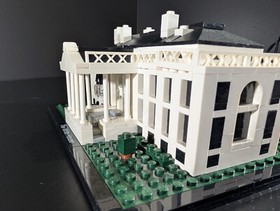 LEGO Architecture 21006 White House 2020 Near Complete Set with Base & Nameplate