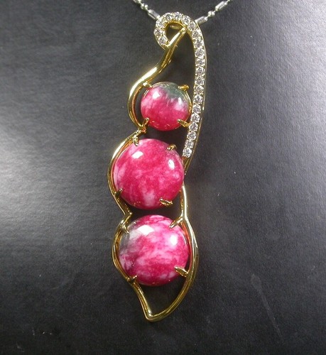 Multicolor Red Real Jade Cubic Zirconia Pea Bean Blessing 18KGP Pendant Necklace - Picture 2 of 9