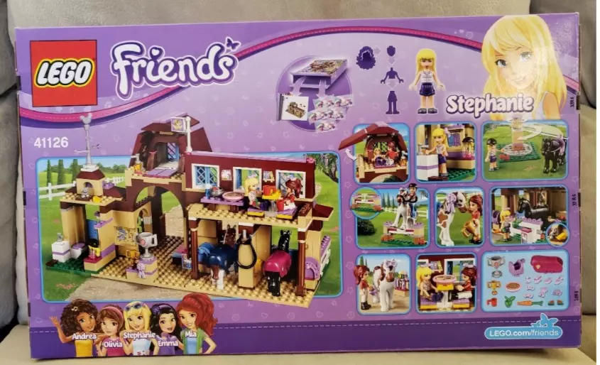 LEGO: Friends - Heartlake Riding Club Set (41126) Building Kit 575