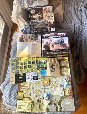 TRAIN HEIST BOARD GAME-COMPLETE W/ LIGHT USE-ROBBING TRAINS!-CRYPTOZOIC-IN BOX
