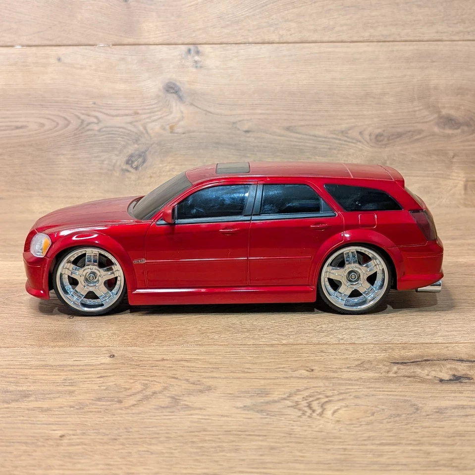 2006 Dodge Magnum R/T Dub City RC Car 1/16 Scale Rare *No Remote - Image 3 of 4