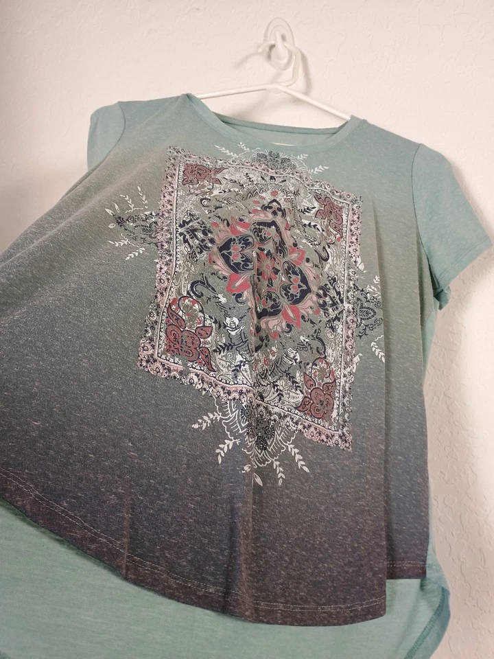 St. John's Bay Women's Petite Large PL Ombre Graphic Print T-Shirt Top Teal Gray - Image 2 of 4