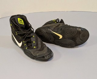 Nike Hypersweep Wrestling Shoes Black/White/Volt Size 10 (READ DESCRIPTION)