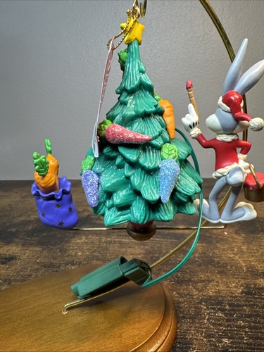 Two 1995 Looney Tunes Christmas ornaments - Picture 10 of 11