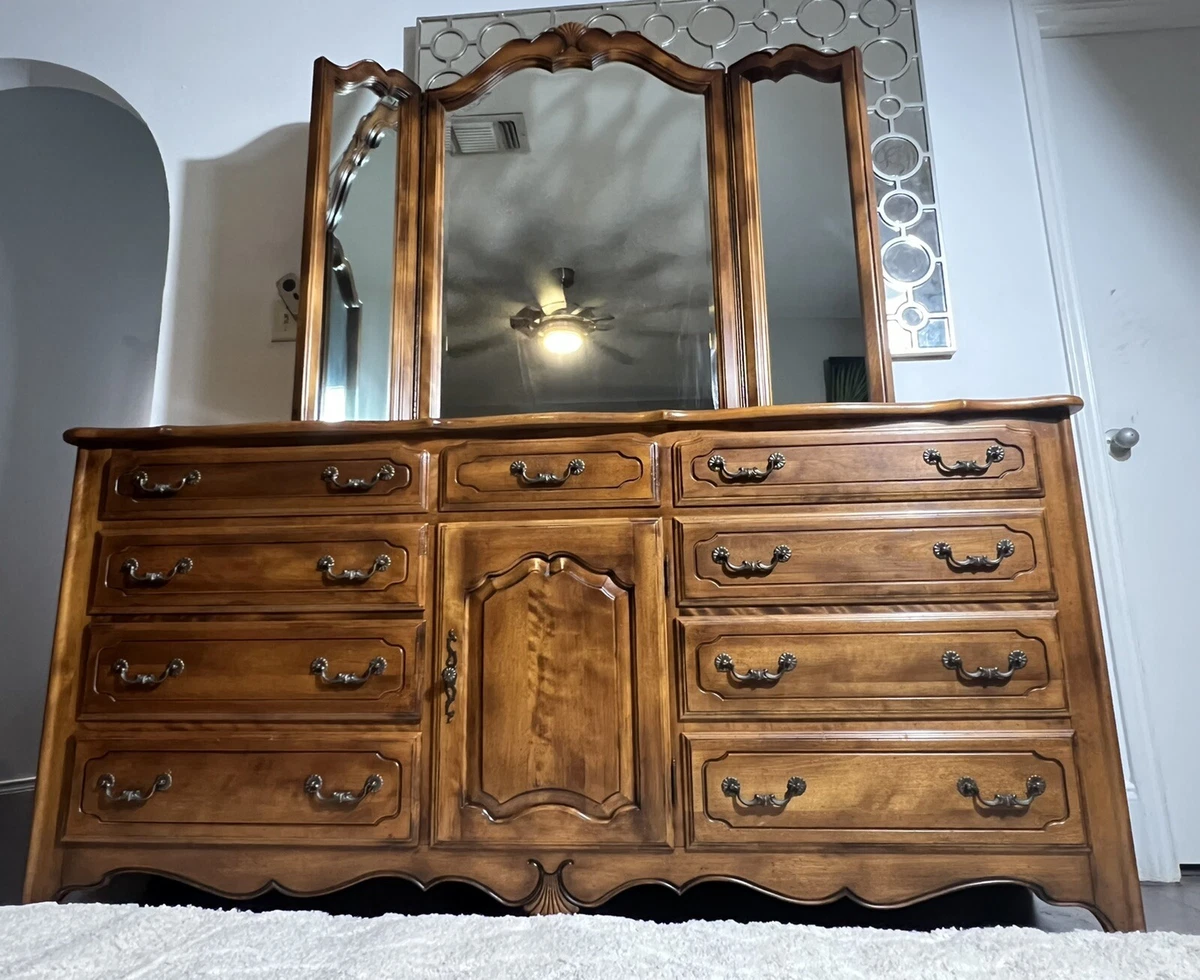 Dresser with 2024 three way mirror