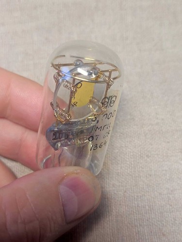 5 MHz Precision Glass Quartz Crystal Resonator ,Gold Vintage, USSR, Lot of 1 pcs - Picture 10 of 13