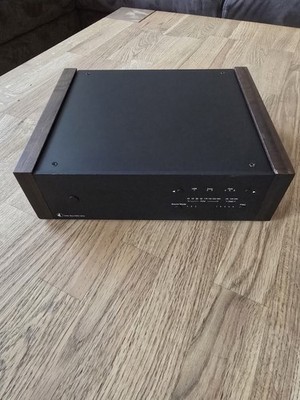 Pro-ject Dac Box DS2 Ultra, Schwarz mit Eukalyptus Holzseitenteilen