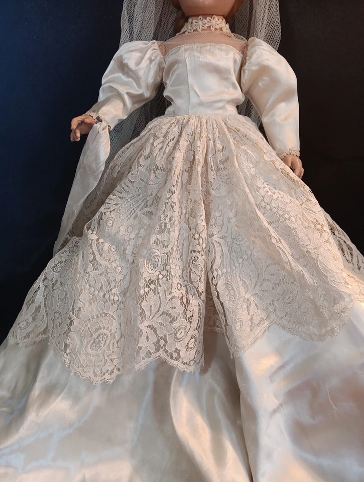 Muñeca caminante estilo Nancy Ann de colección en vestido de novia original 1950, falda aro Foto 3 de 4