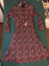 Golden Crown Paris Vintage 1960s Wool MOD Mid length dress w/ Belt Pink Pattern