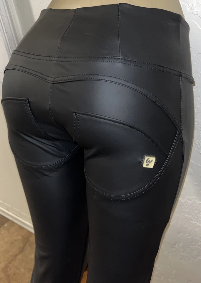 Pantalones Freddy WR.UP Wrup negros de tiro alto con cremallera frontal 7/8-6 medianos nuevos con etiquetas Foto 4 de 4