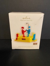 Christmas Hallmark Keepsake Rock'em Sock'em Robots Ornament 2007