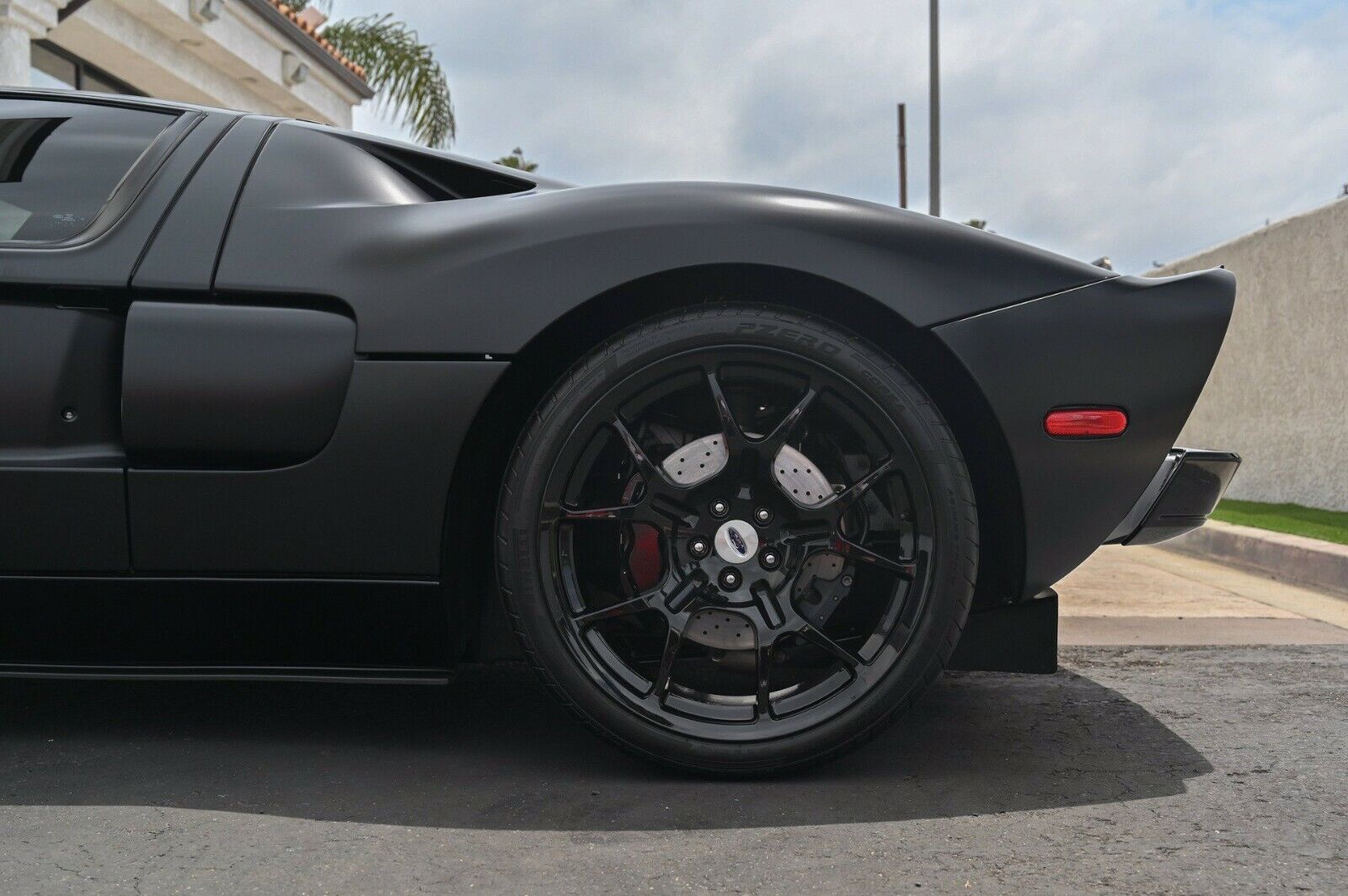 Ford GT LM with Goodyear Tyres fitted#pellontyres #fordgt