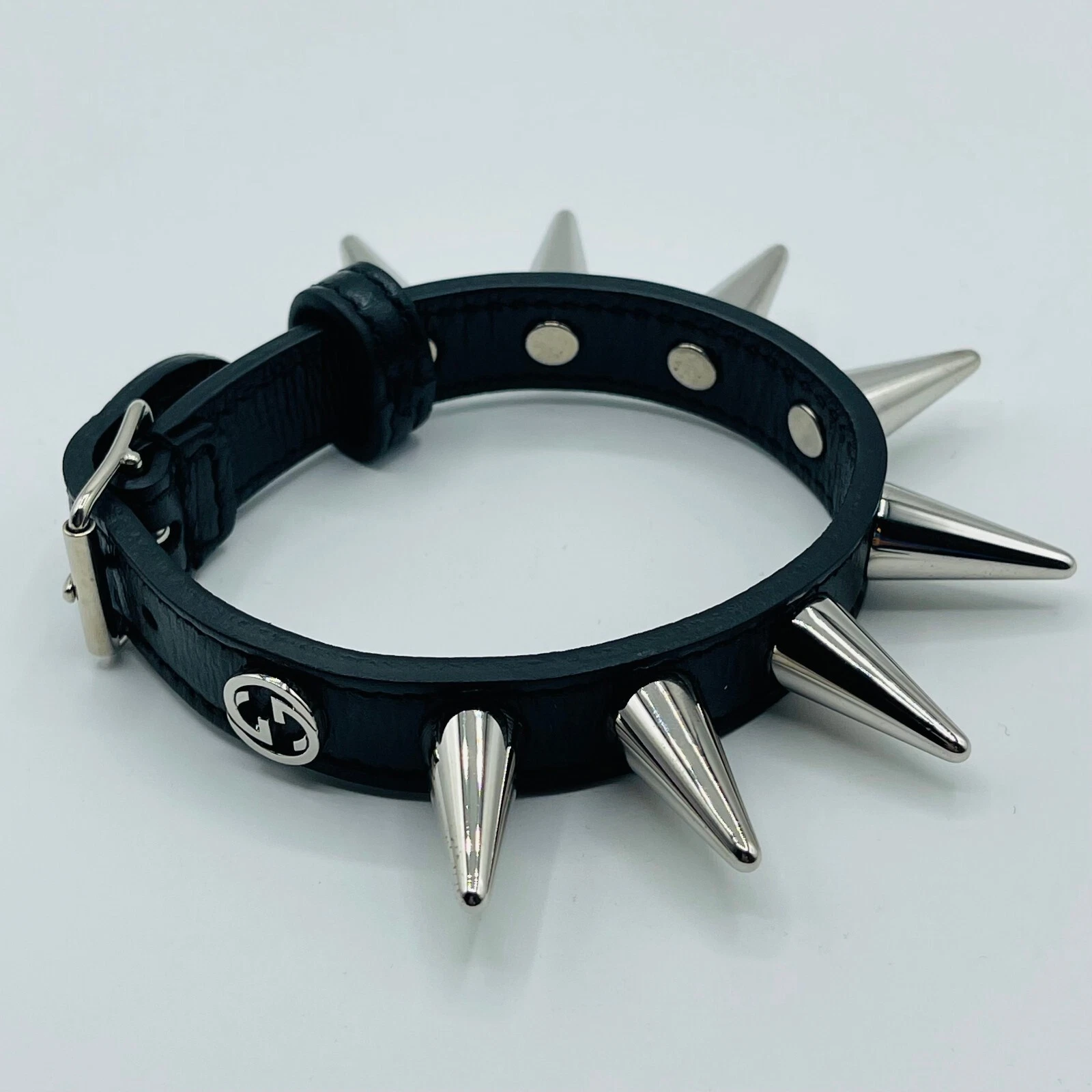Bracciale Gucci unisex pelle nera borchie argento logo GG 16 S 601045 8127