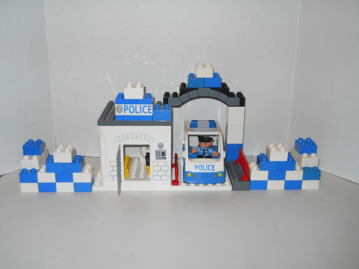 LEGO Duplo #5602 Police Station Car Policeman Robber