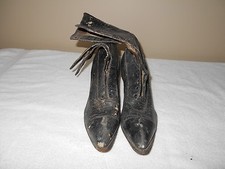LADIES VINTAGE BLACK BOOTS