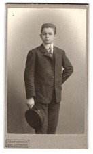 Fotografie Atelier Wertheim, Berlin, Rosenthalerstr., Fritz Gottberg mit Hut 19 