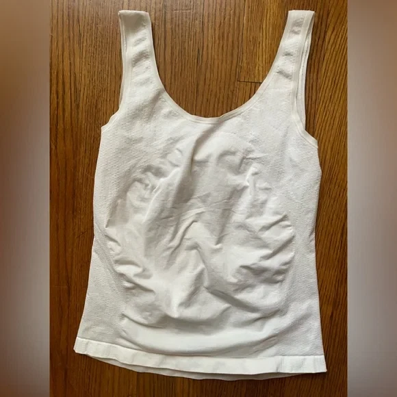 Barely There 舒适曲线白色塑形背心,尺寸 X-大号 — 第 4/4 张图片