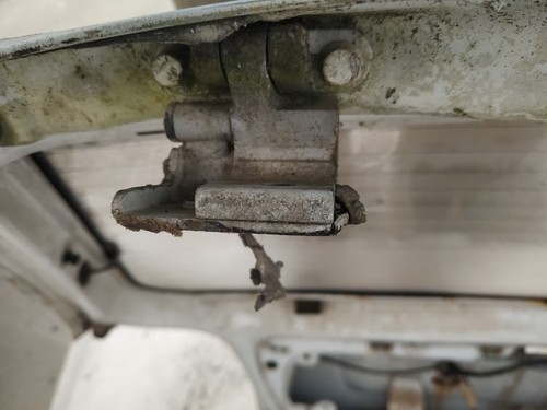 Scharnier für Heckklappe Kofferraumdeckel Hinten Rechts  Volksw DE1175646-61