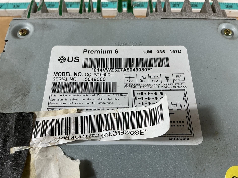 2000-2005 Volkswagen Passat Radio Receiver AM FM Cassette Player 1JM035157D OEM - Image 4 of 4