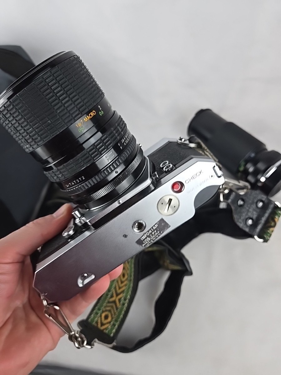 Konica Autoreflex T3 Film Camera Silver Black Lenes Hexanon