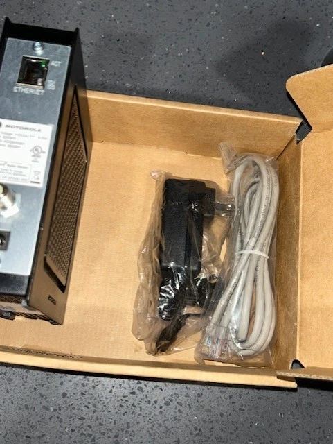 Motorola SBG901 SURFboard Wireless DOCSIS 2.0 Gateway Cable Modem New in Box NEW - Image 4 of 4